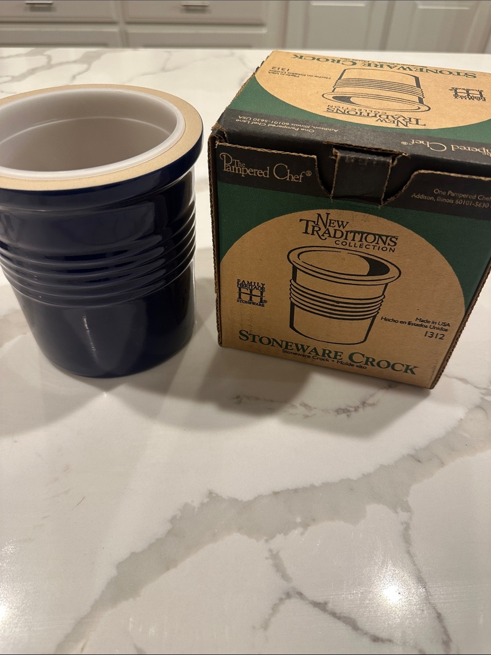The Pampered Chef Navy Stoneware Crock - Deep Blue